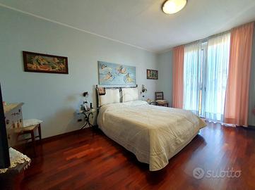 VILLA A SCHIERA A ROBECCO SUL NAVIGLIO