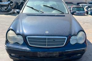 Mercedes Classe C W203 2.2 CDI 611962 PER RICAMBI
