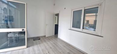 Negozio/ufficio/ambulatorio/locale commerciale