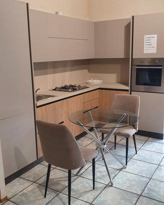 cucina angolo l.315 x l.185 con elettrodomestici 