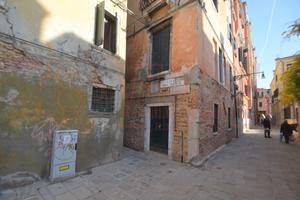 Magazzino a santi Apostoli