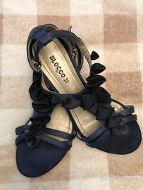 Sandali fiorati blu