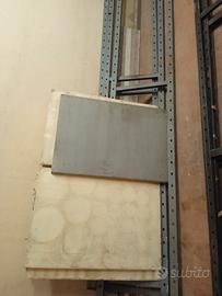 scaffalatura robusta di ferro 