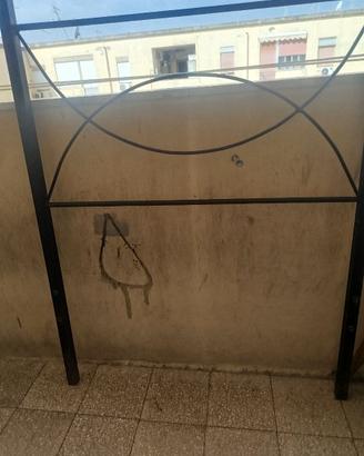 Lettino in ferro battuto