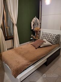 Letto singolo Ikea compreso di materasso.