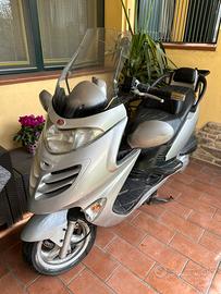 Kymco Grand Dink 250