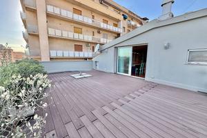 Attico / Mansarda di 100 m² con 4 locali a Catania