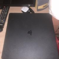 Play station 4 con 2 controller e 2 giochi