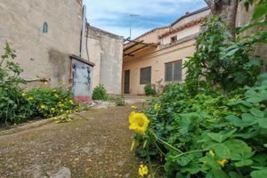 Campidanese trivano da ristrutturare con cortile