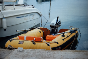 Gommoncino con motore esterno