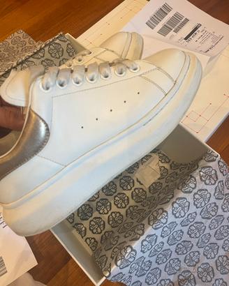 Alexander mcQueen