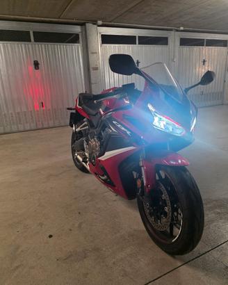 Honda cbr 650r 2021