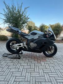 CBR 1000 2004 pista