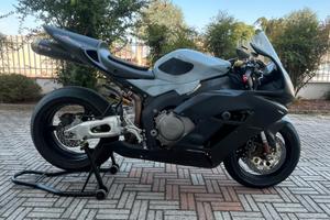CBR 1000 2004 pista