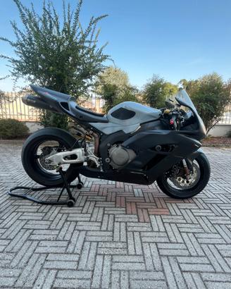 CBR 1000 2004 pista