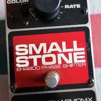 AMPLIFICATORE ROLAND E PEDALE PER EFFETTO LESLIE