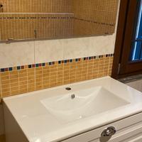 mobile bagno con specchio a led