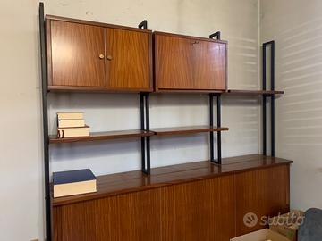 Mobile libreria con letto nascosto