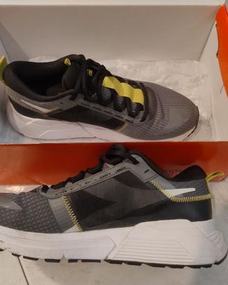 Scarpa da corsa, taglia 42.5