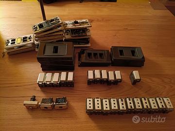 BTicino serie Magic - vari pezzi e mascherine