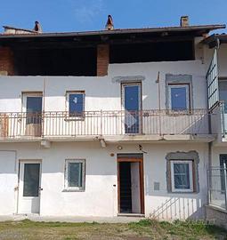 CASA SEMINDIPENDENTE A NOLE
