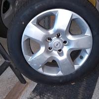 vendi 4 gomme invernali con  cerchio