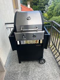 Grill barbecue a gas