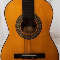 Chitarra classica usata poco.