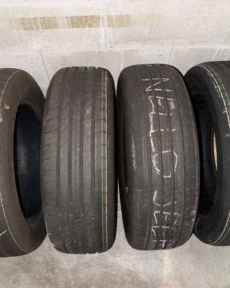 Pneumatici Estivi Goodyears  215/60 R17  96H