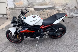 Triumph street triple 675