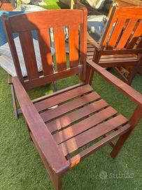 Sedie e tavolo da giardino