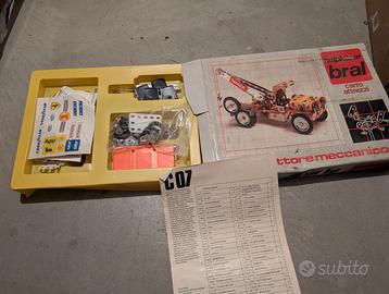 giocattoli vintage e kit costruzione