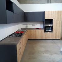 Cucina industrial --nuova e modificabile-