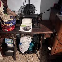 Macchina da cucire Singer della nonna antica