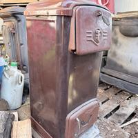 Stufa in ghisa vintage originale, funzionante