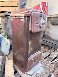 Stufa in ghisa vintage originale, funzionante