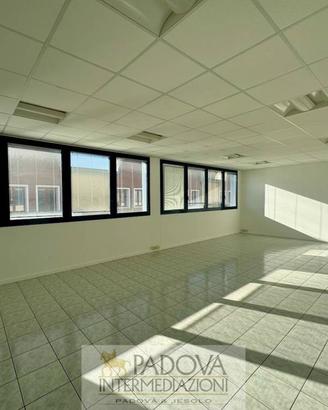 Immobile di 120 m² con 2 locali a Noventa Padovana