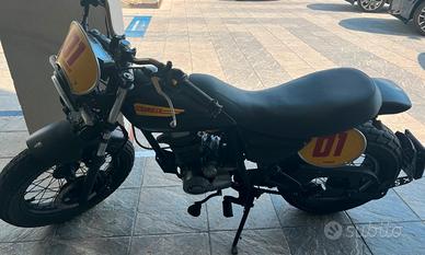 Moto scrambler Sky team