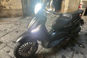 Scooter Beverly 300