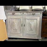 Credenza antica
