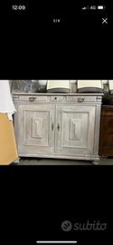Credenza antica