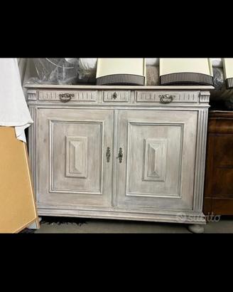 Credenza antica