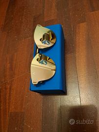 occhiali da sole color rosa 