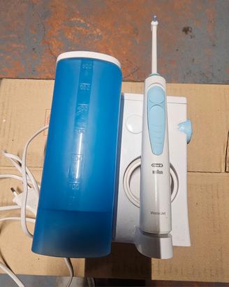 idrpulsore Oral B con testine nuove in omaggio