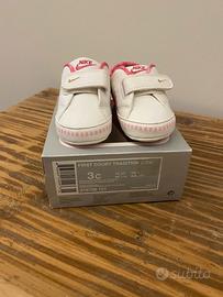 Scarpe neonata Nike