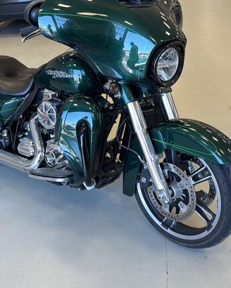 Harley Street glide 103