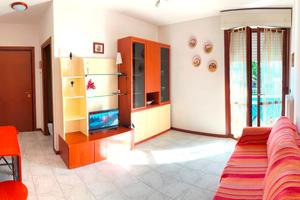 Zona tranquilla,2 camere,2 bagni, clima,posto auto