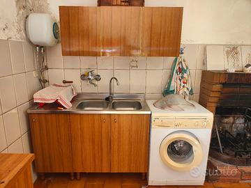scolapiatti e lavello e mobile cappa credenza