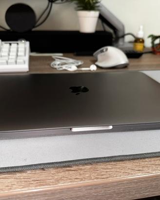 MacBook Pro 13" (2017) Space Grey - 16 GB RAM