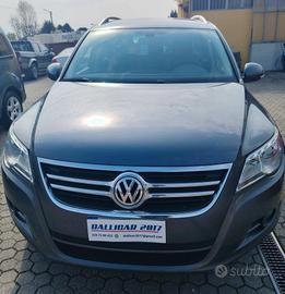Volkswagen Tiguan 2.0 TDI DPF 4MOTION DSG Sport & 